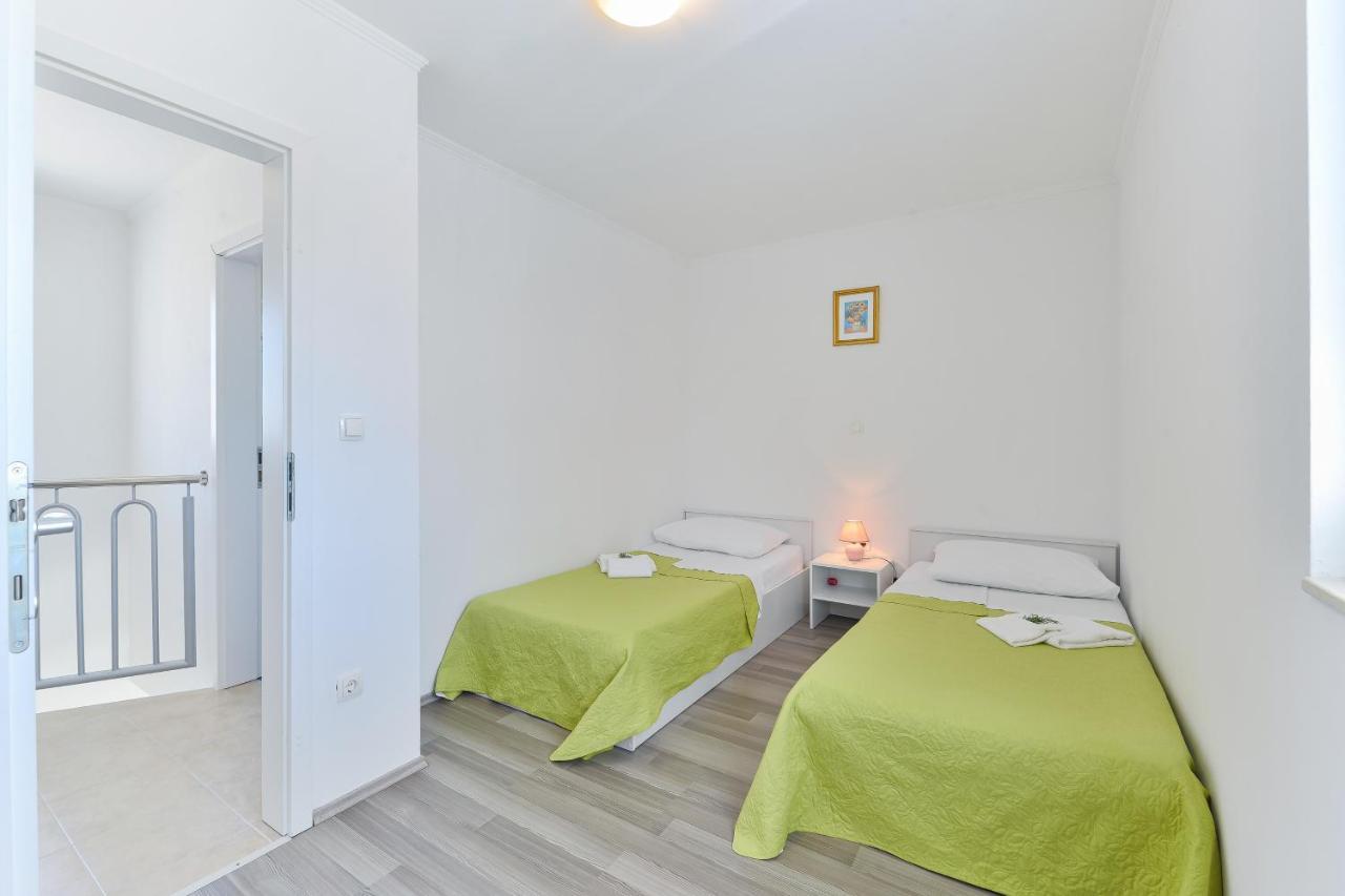 Apartments By The Sea Nin, Zadar - 13172 Extérieur photo