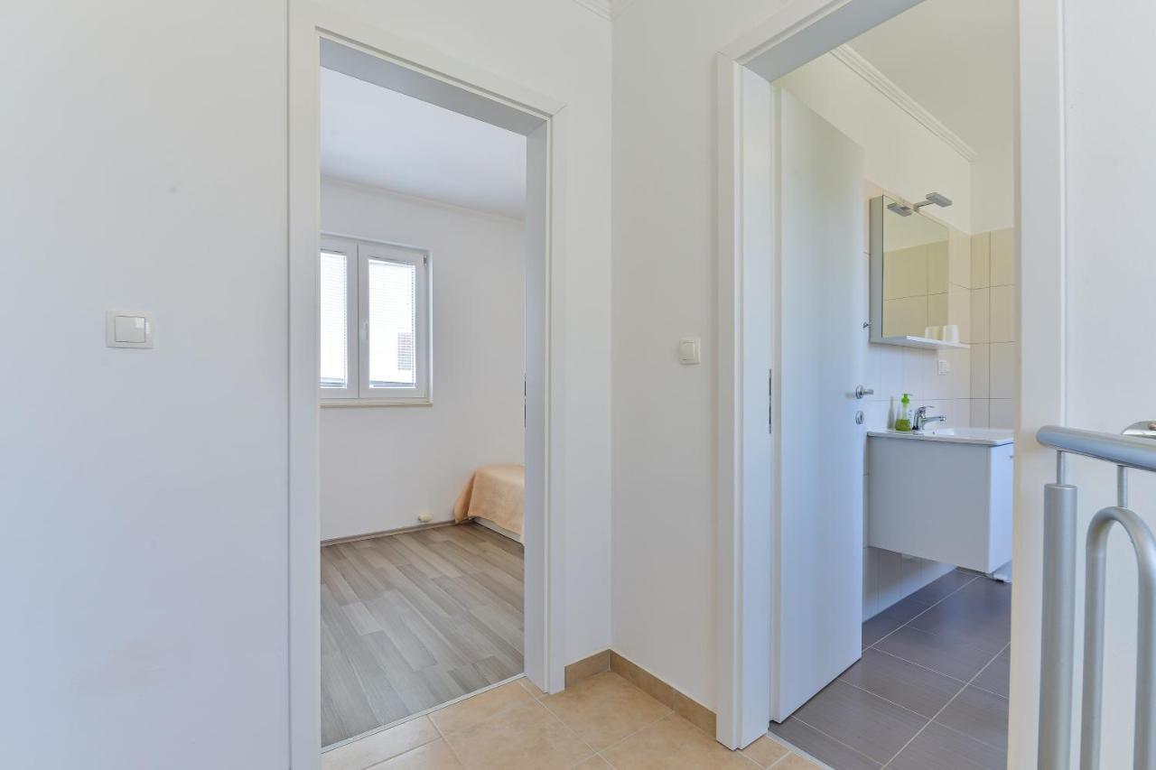 Apartments By The Sea Nin, Zadar - 13172 Extérieur photo